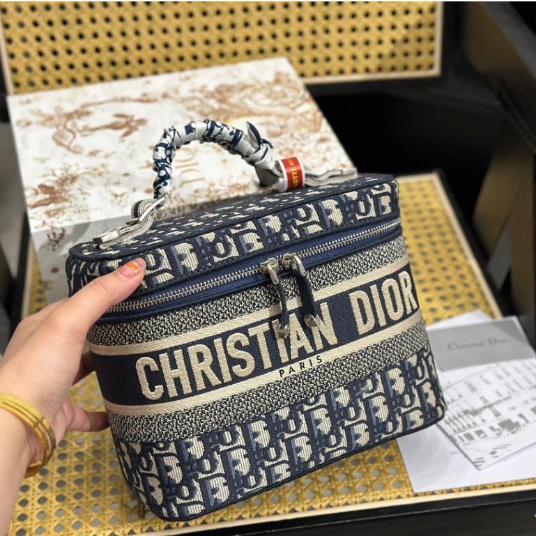 Storage Bag Three-D Three-Dimensional Embossed Embroidery 2023 Summer New Style High-End Cosmetic Portable Travel Out